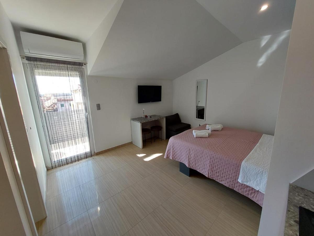 Apartmani Tropical โวดีเซ ภายนอก รูปภาพ