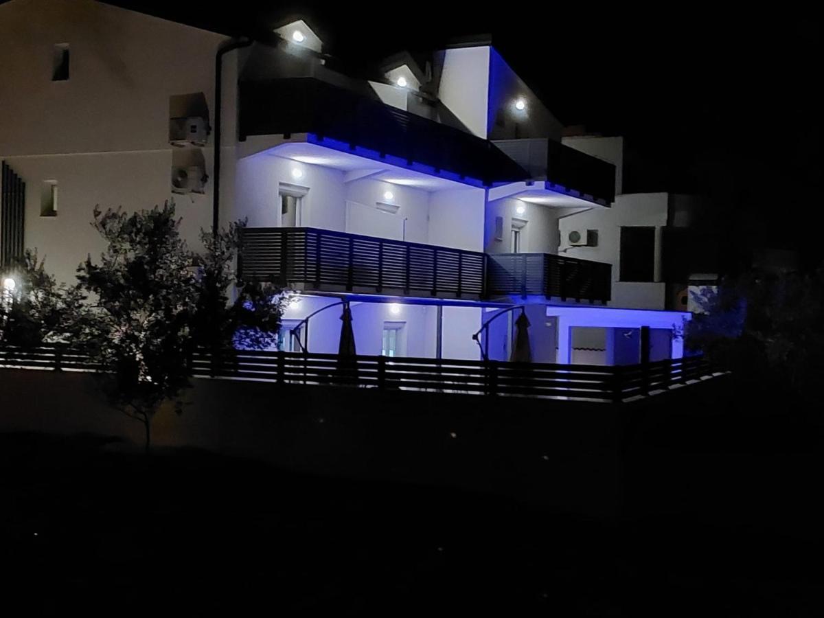 Apartmani Tropical โวดีเซ ภายนอก รูปภาพ